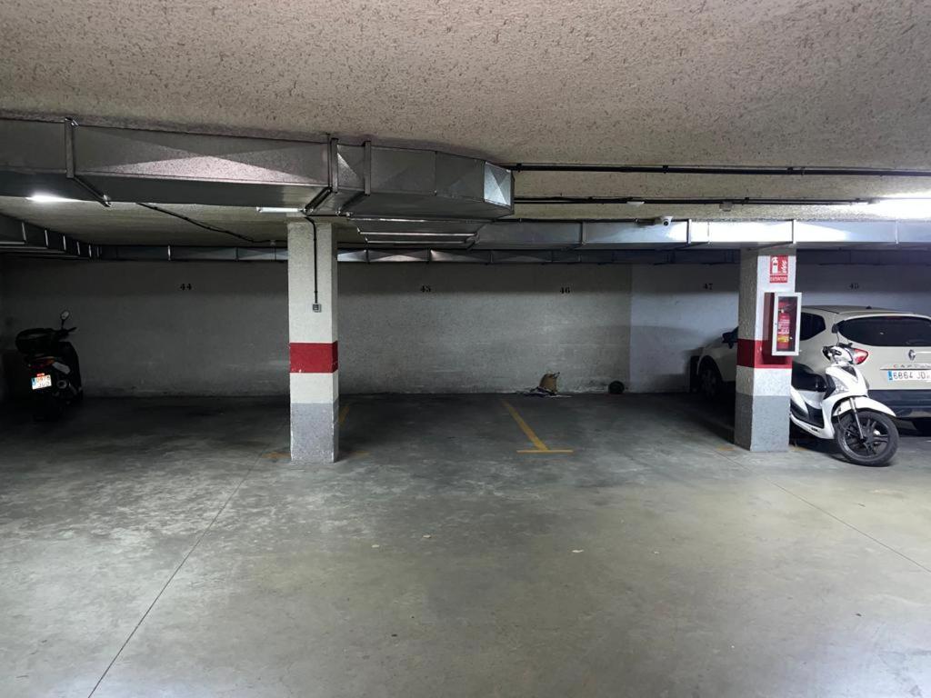 Gran Apartamento Con Parking Gratis Centro De Málaga Exterior foto